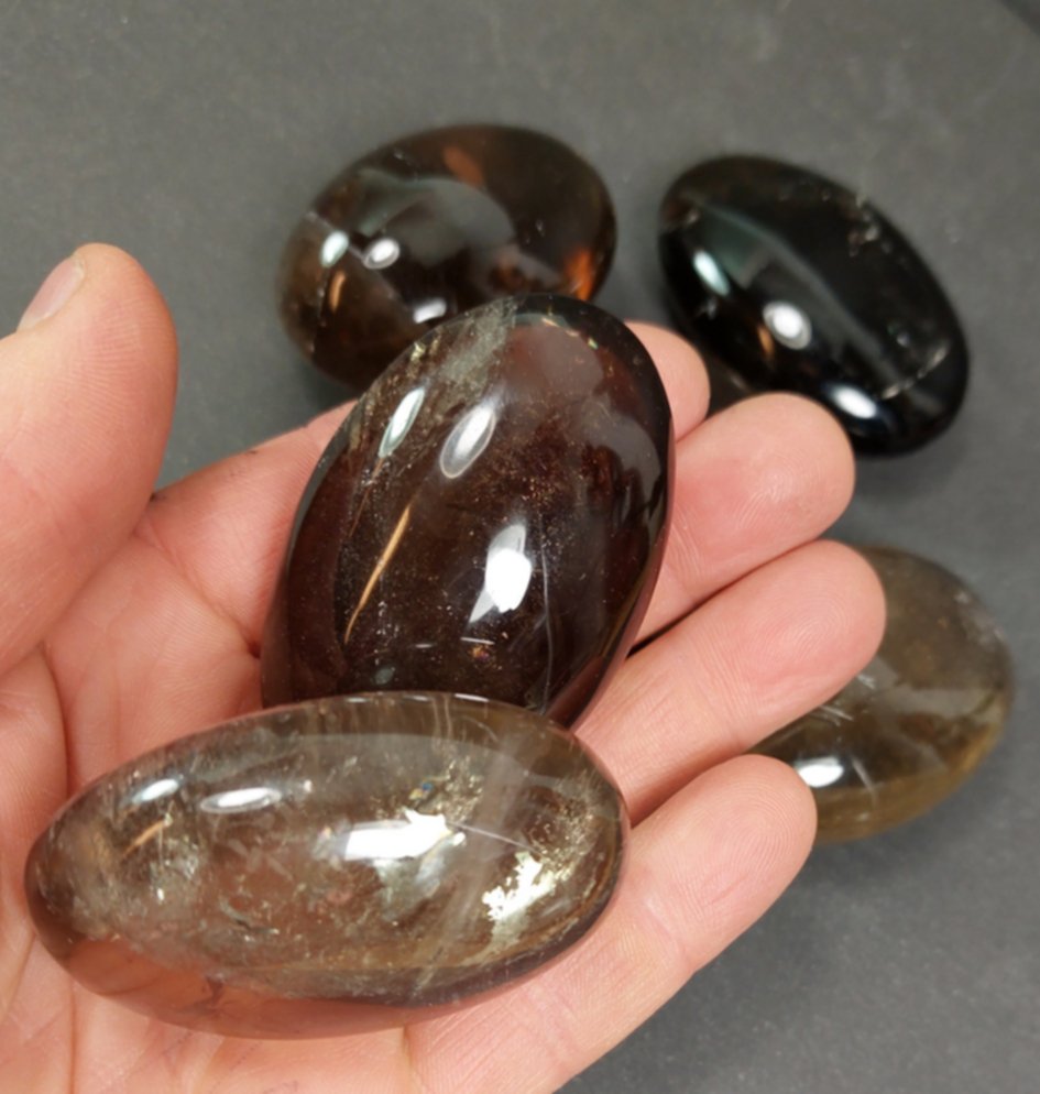 Pebbles "No Worry Stone" - Rökkvarts AA kvalitet - 3
