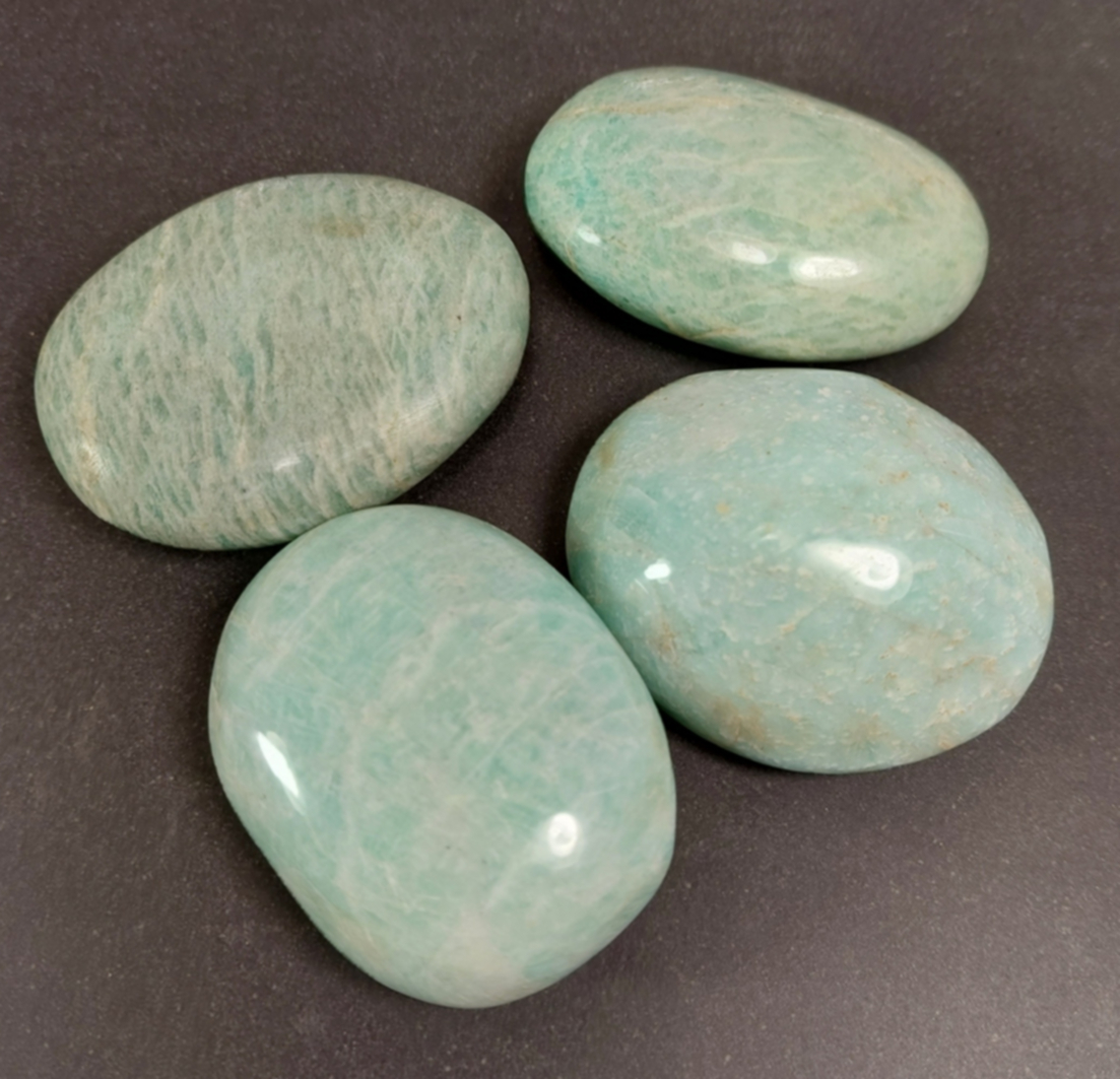 Pebbles "No Worry Stone" - Amazonit  - Ljus