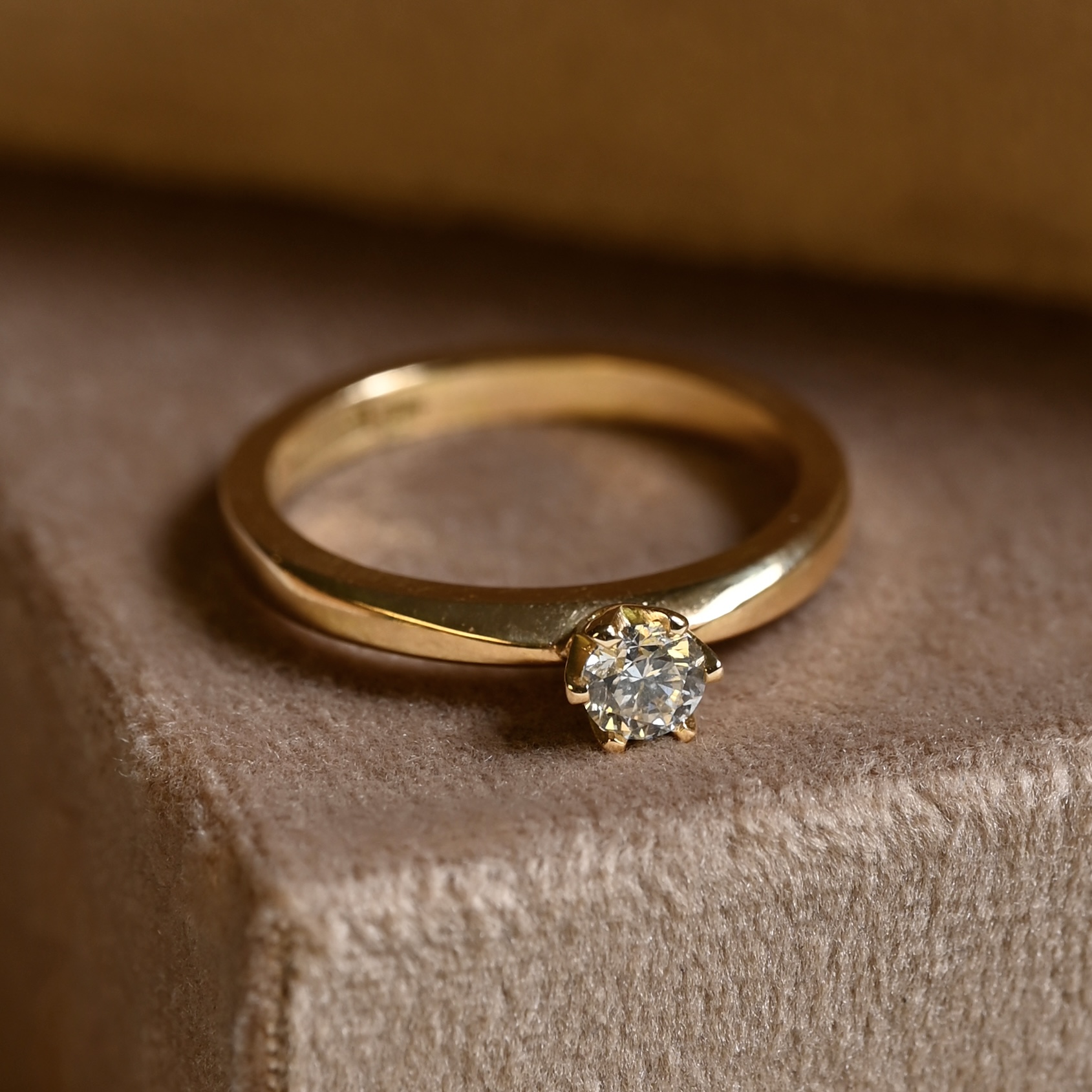 Ring Julia handgjord diamant guld 18 karat
