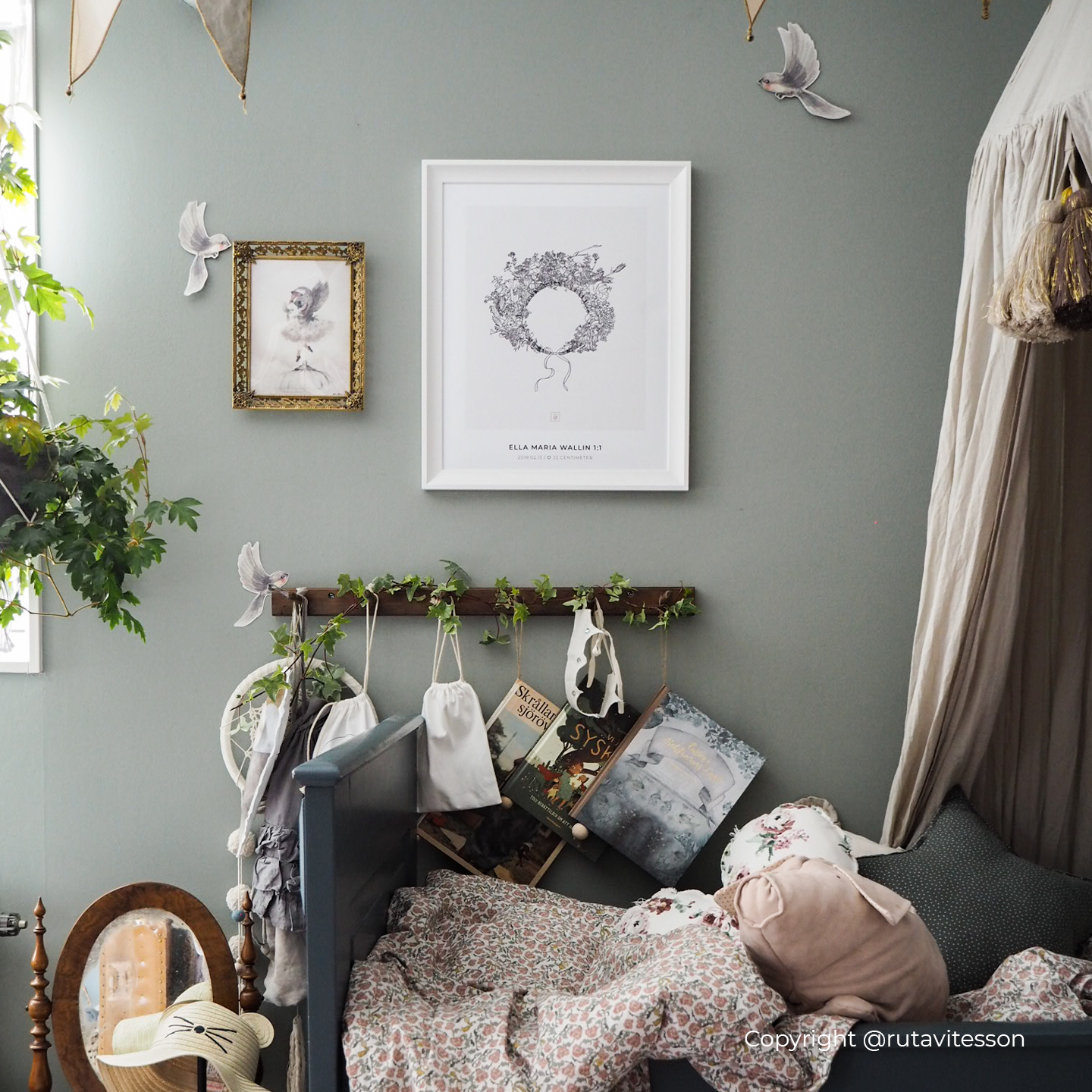 Floral Crown 3 birth poster in 1:1 scale