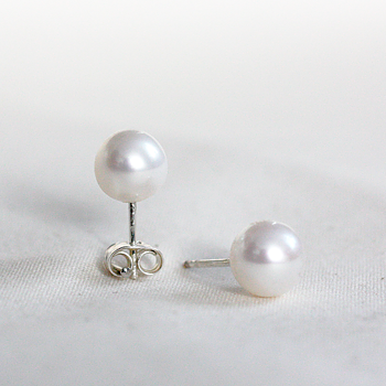 Boj - sterling silver earring with cultured fresh water pearls