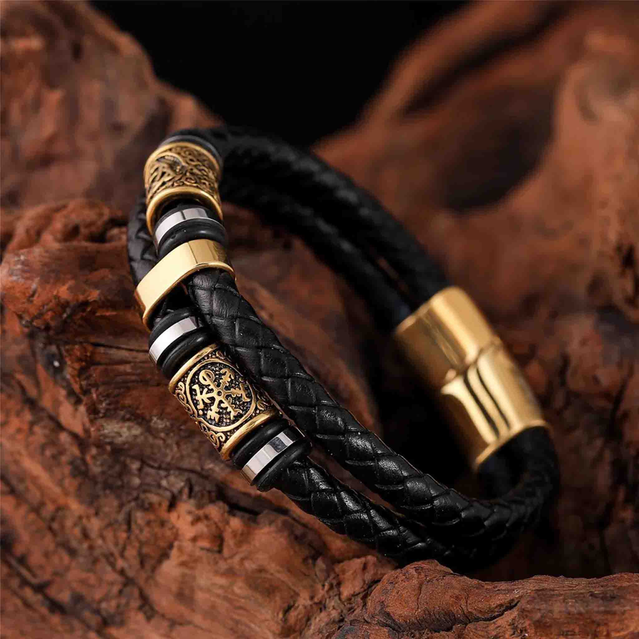 Armband med Valknut-symbol och Vegvisir – kraftfullt vikingasmycke i guld och läder