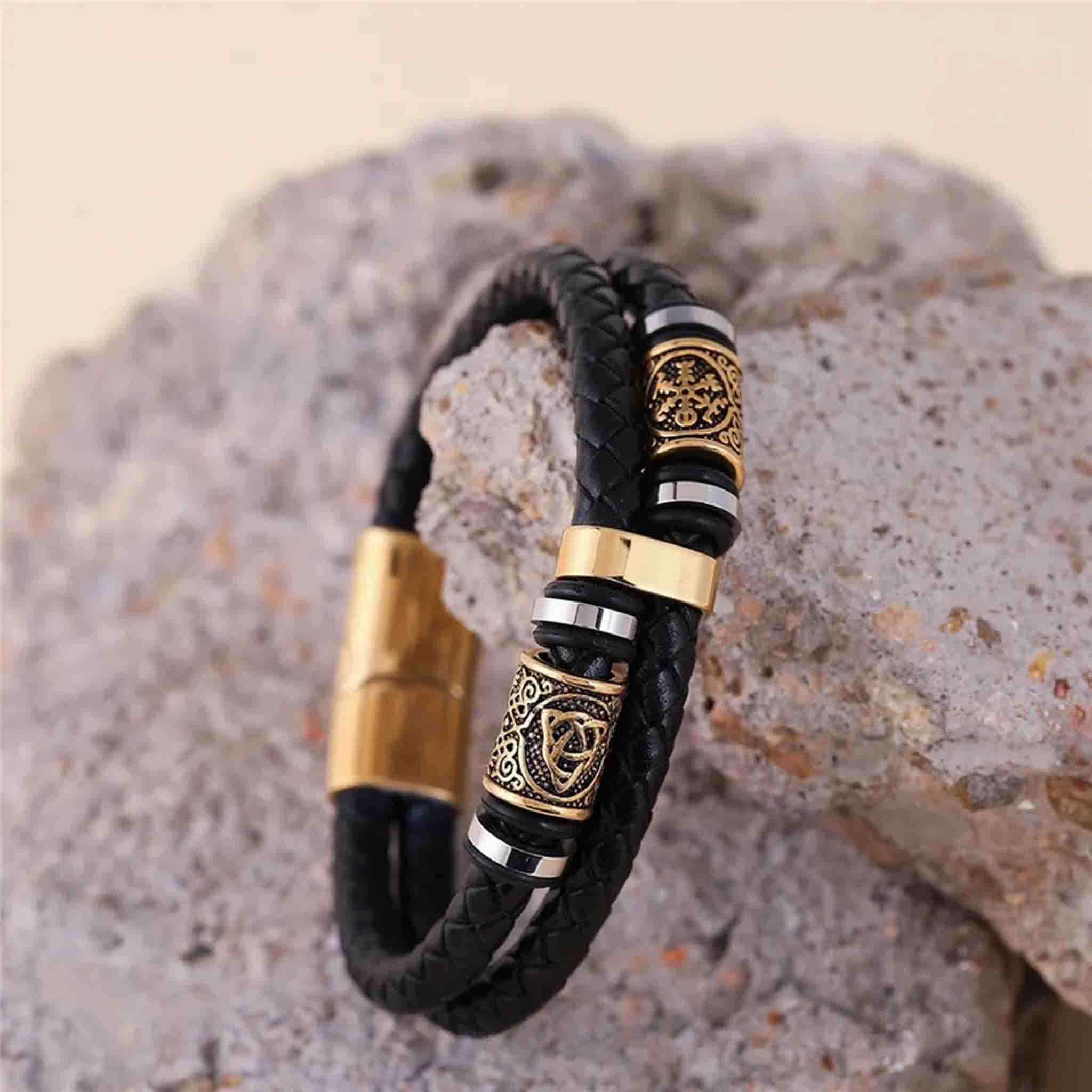 Läderarmband Runic Bead med gyllene Valknut och Vegvisir