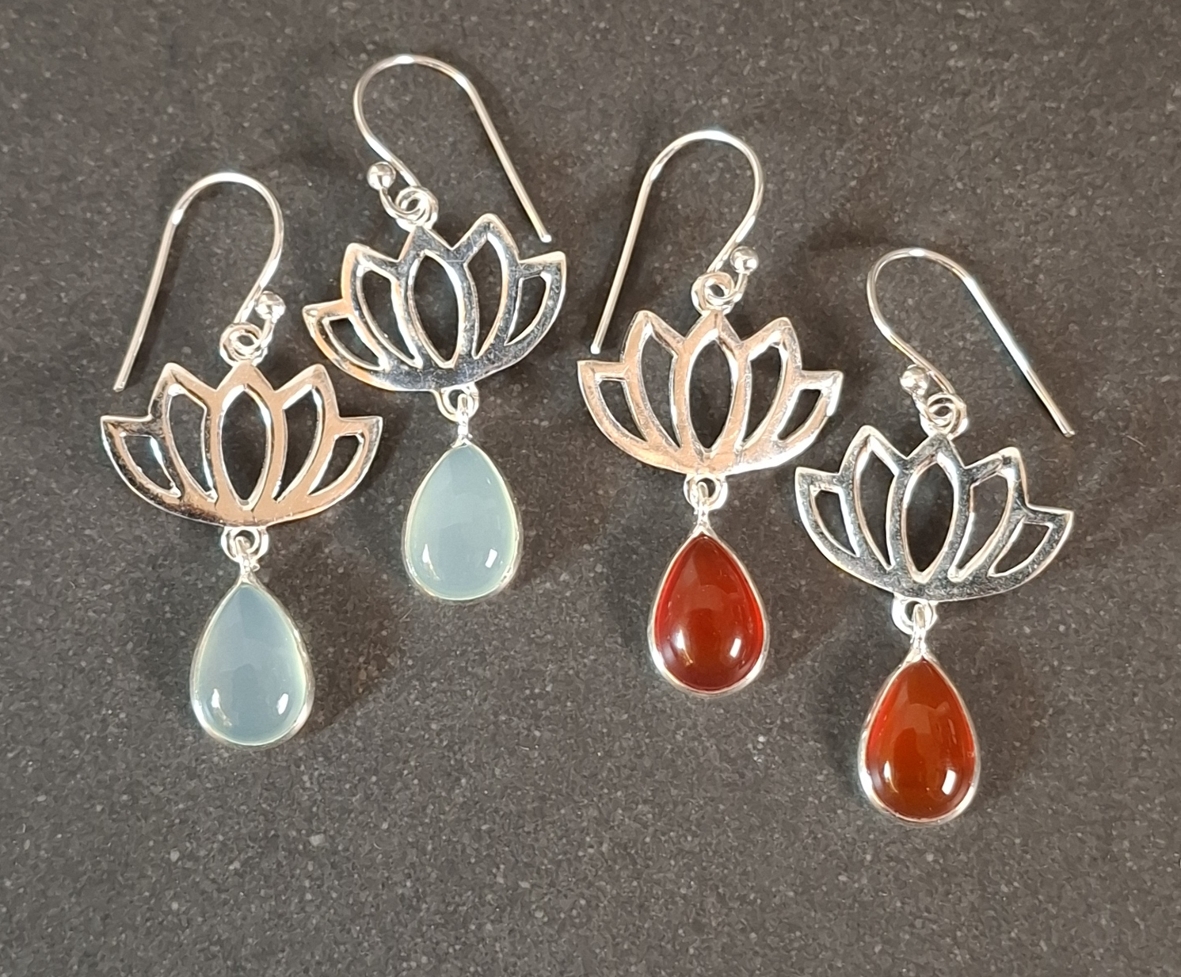 Silver Örhängen med Lotus och Cabochon Droppe i Sten - 2