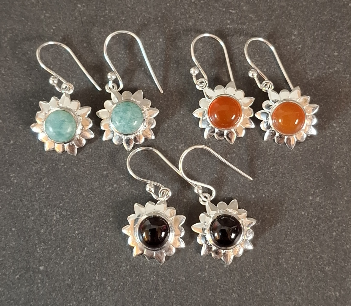Blomma med sten Cabochon - örhängen i silver