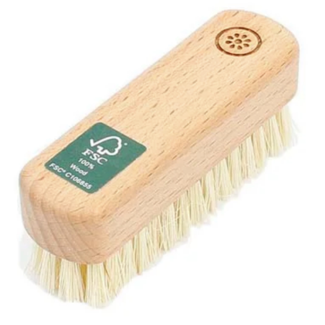 Nagelborste i certifierat trä med växtfiberborst