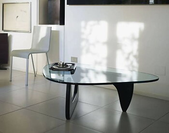 Noguchi Soffbord svart ask - I lager - VITRA