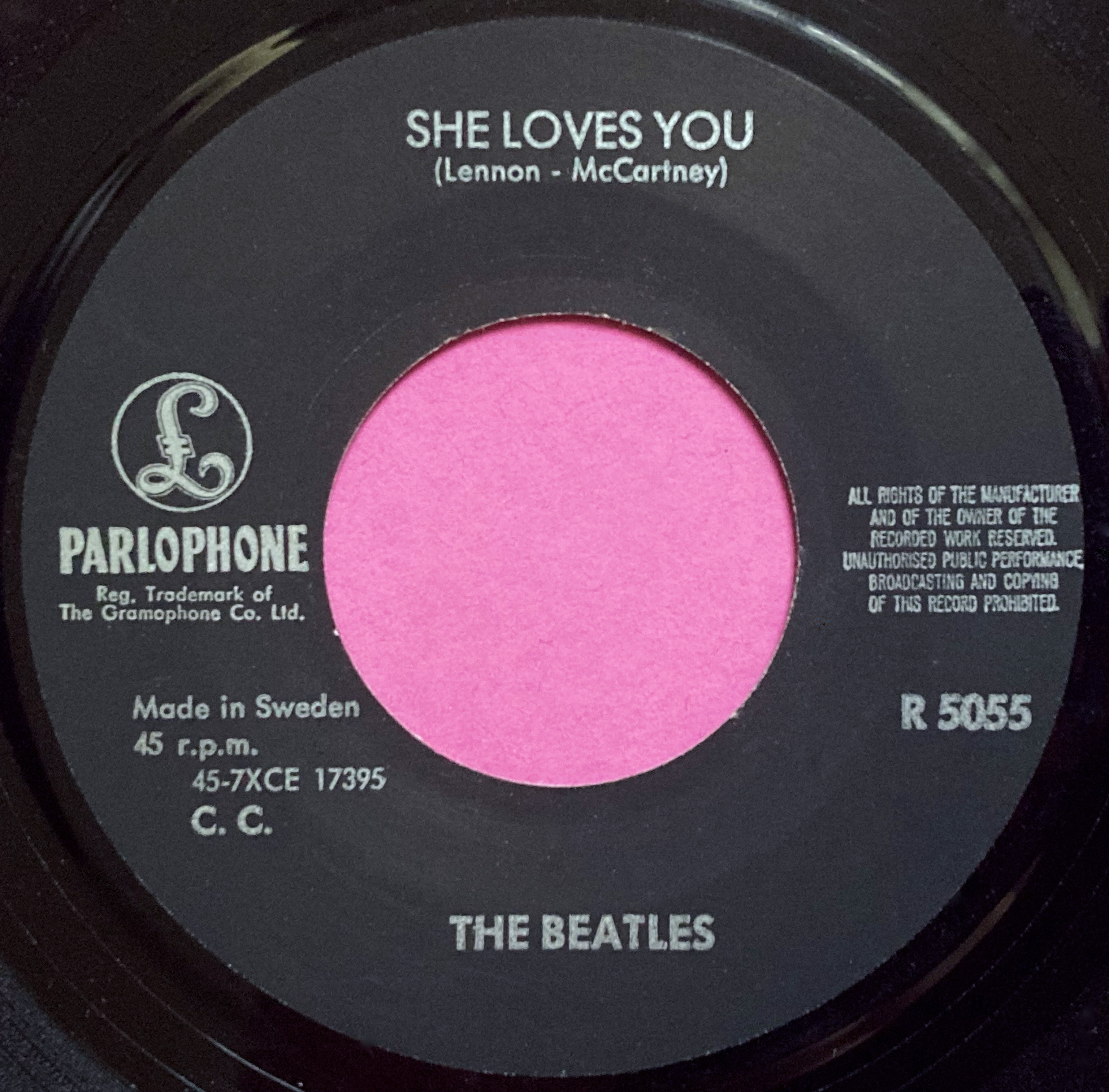 BEATLES - She loves you 7" LARGE center Swe PS 1963 - 3