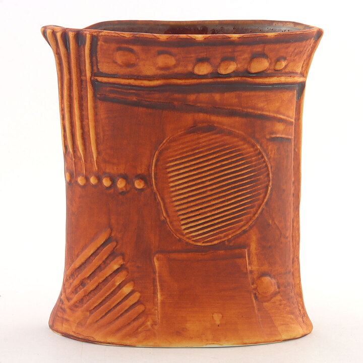  Bertil Vallien (Terra 1978) Brown Hourglass Vase with Relief Decor 13 cm (1)