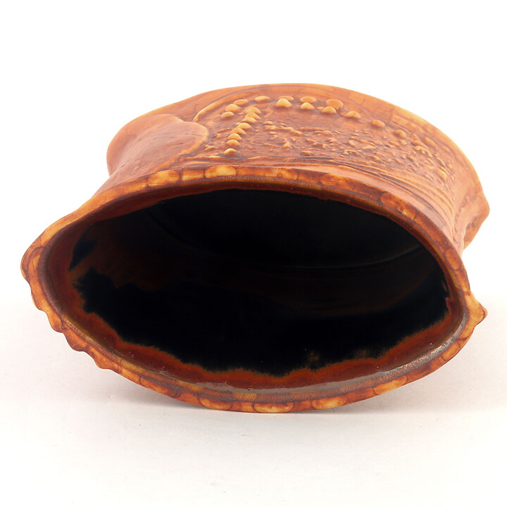  Bertil Vallien (Terra 1978) Brown Hourglass Vase with Relief Decor 13 cm (1)