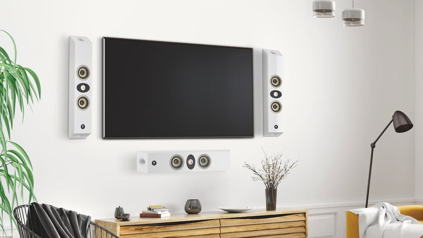 Marantz Cinema 50 + Focal On wall 301