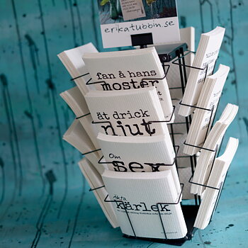 Package: table stand filled with dishcloths