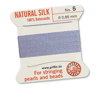 Ljuslila 5, 100% Pärlsilke Nr.5 (~0,65 mm) 2m, 1nål