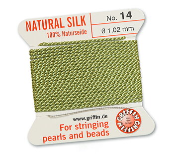 Peridotgrön 14, 100% Pärlsilke Nr.14 (~1,02 mm) 2m, 1nål