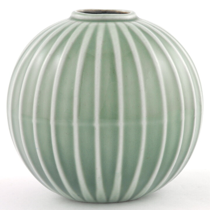 スティグ・リンドベリ　ドミノ(Domino)シリーズ  球形の花瓶(緑)  Vase  1954年 (9 cm)