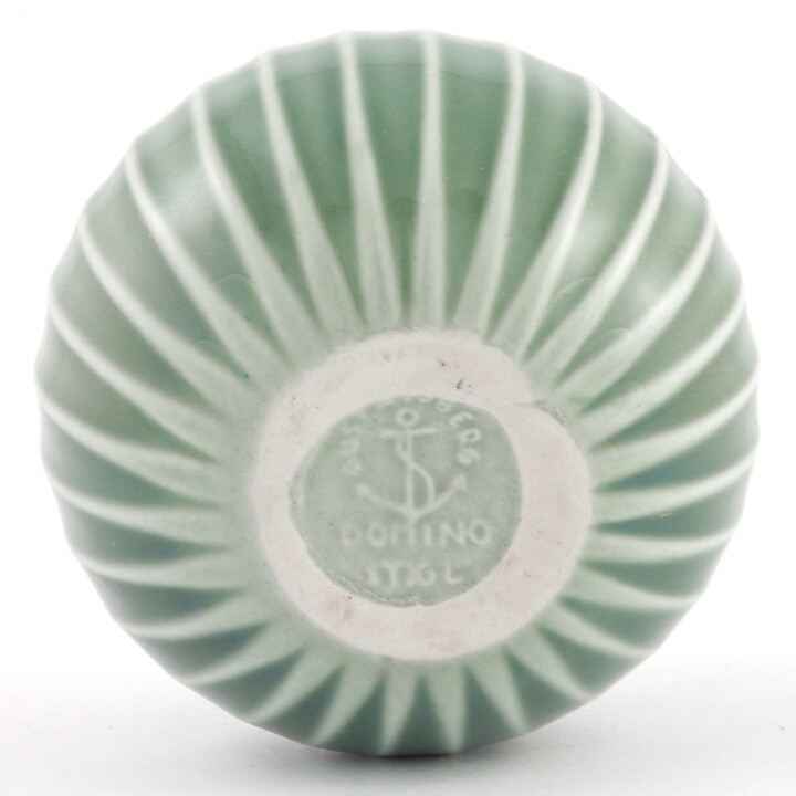 スティグ・リンドベリ　ドミノ(Domino)シリーズ  球形の花瓶(緑)  Vase  1954年 (9 cm)