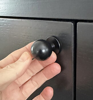 Knopp Bruno 25 - Sot Svart