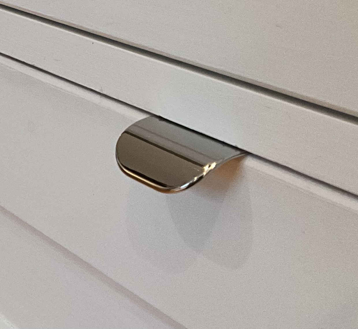 Handtag Ledge 44 - Vit Brons