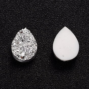 Druzy cabochon i resin i silvergrått, droppformad 14x10x3 mm med platt baksida utan hål, för smycken och dekorationer, 10 st.