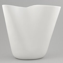 Stig Lindberg (Veckla 1992) Free-Formed White Vase 25/21 cm