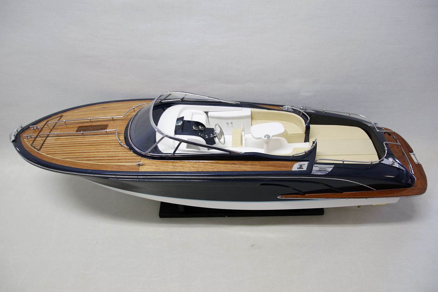 Riva Rivarama modell 68 cm