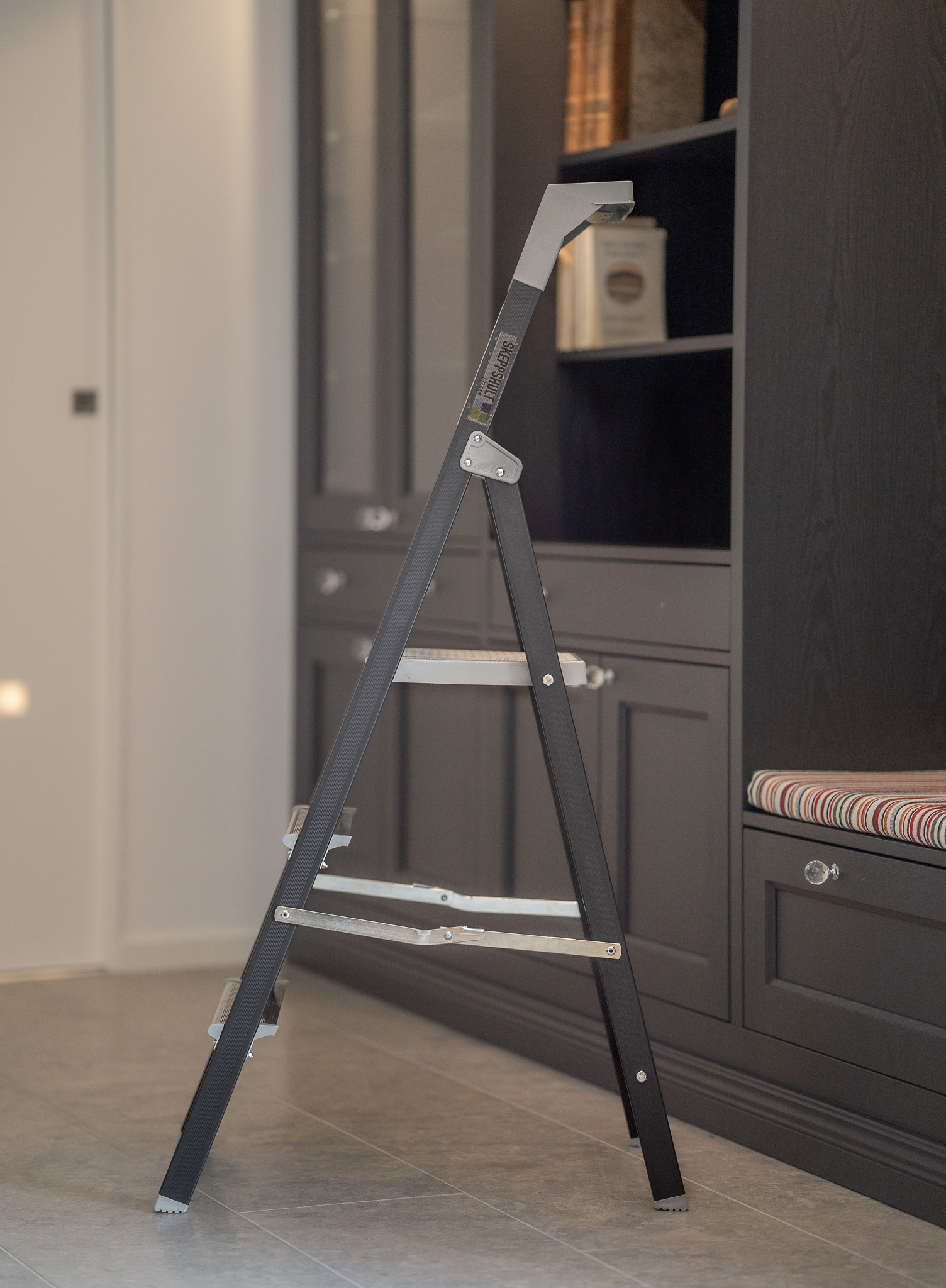 Greyline - 5
