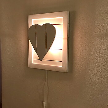 Lampa Hjärta Cozy Vit, vägg trä
