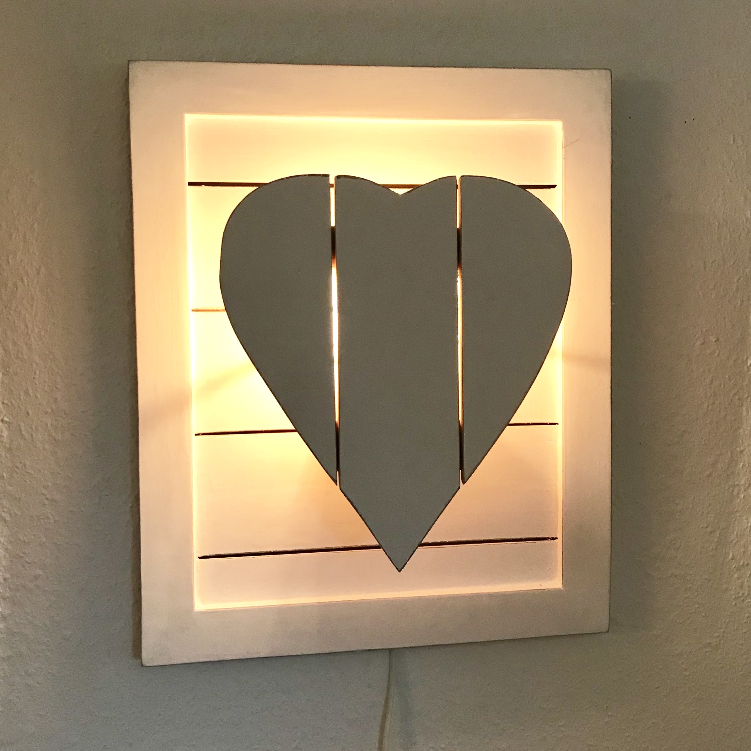 Lampa Hjärta Cozy Vit, vägg trä