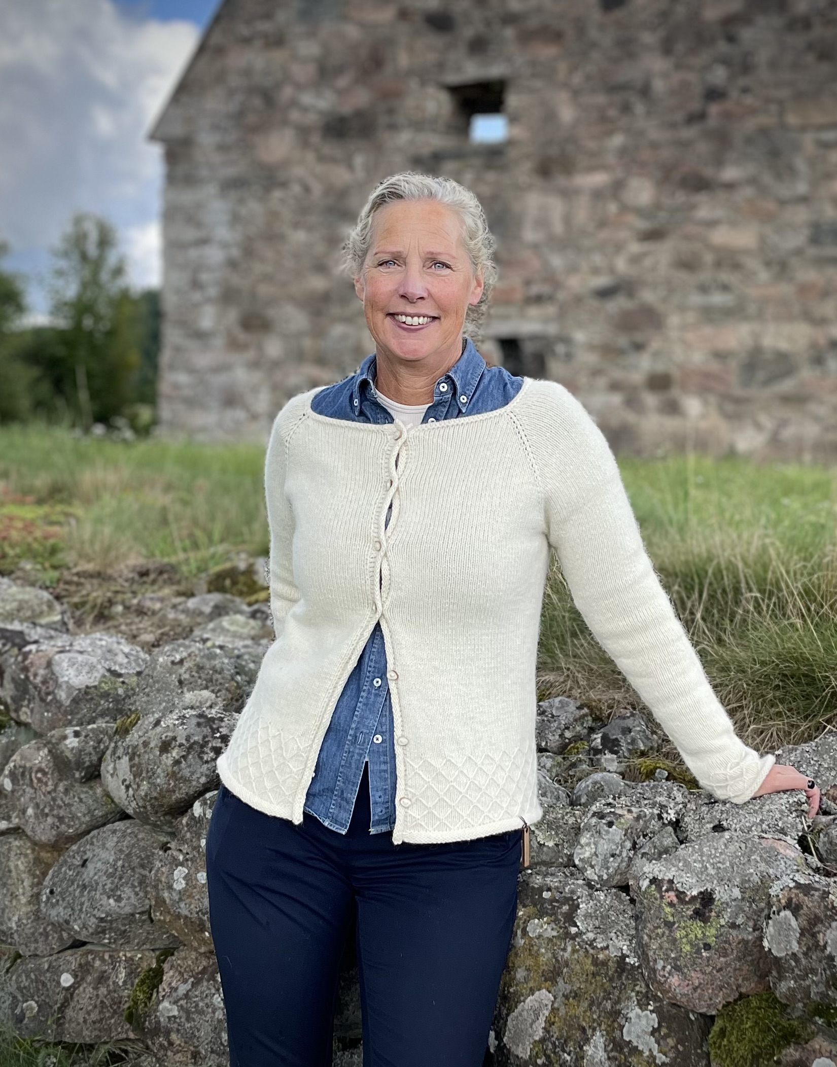 Knitting pattern "Avelsås Gårdskofta"-Swedish-English