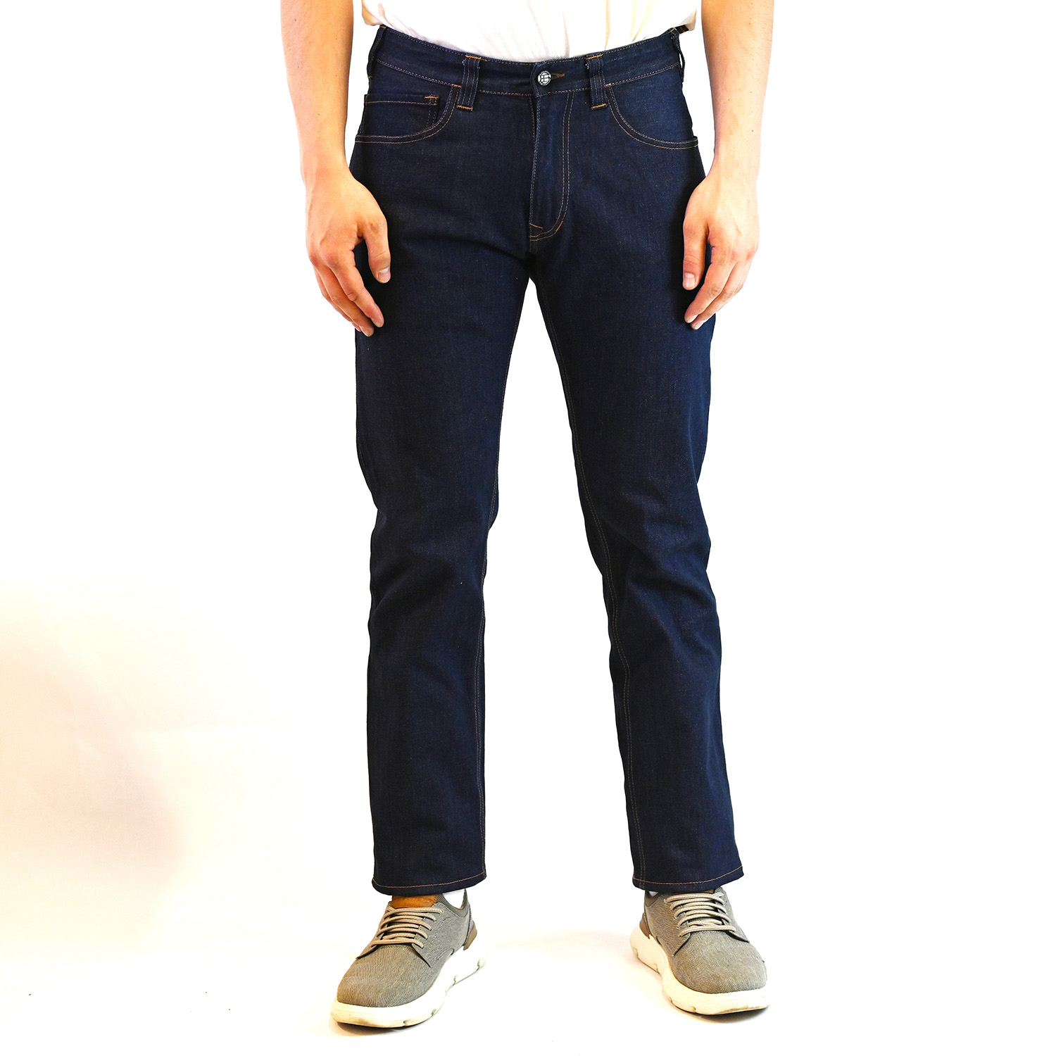 mörka blåjeans i 3% stretch modell JV002 regular Ecostretch framifrån