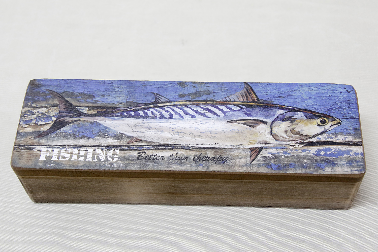 Wooden box with mackerel design 22x7x5 cm