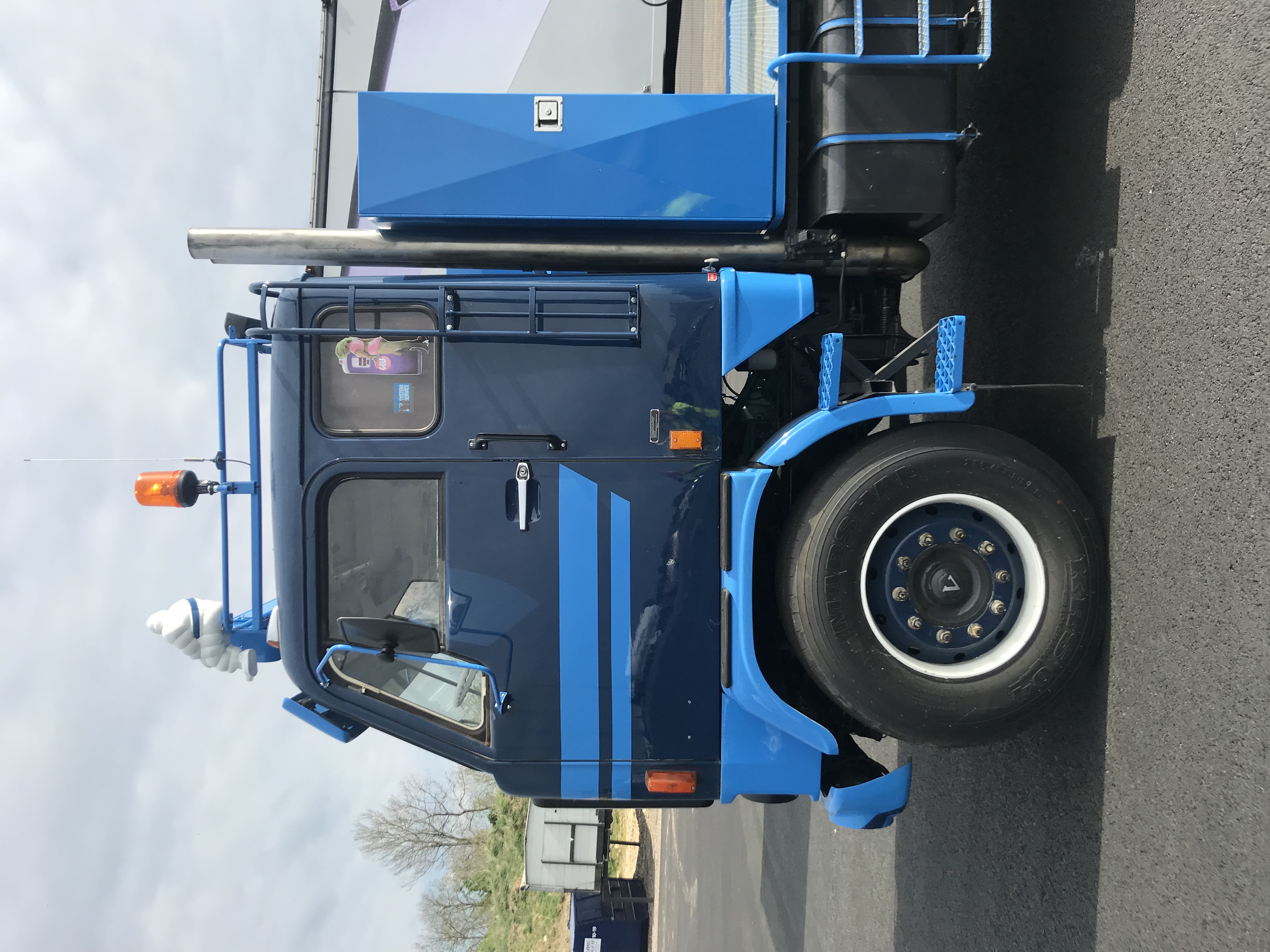 Volvo G88/89 1:24 Resin modell kit  VÄNSTERSTYRD  (behöver donatorchassi)