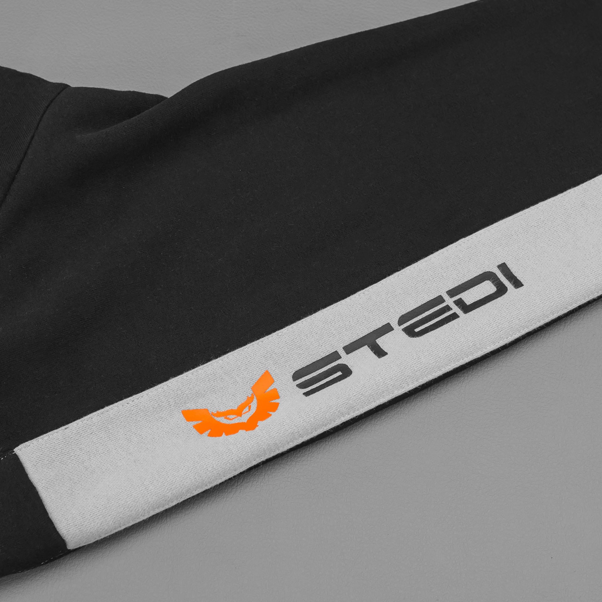 STEDI Hoodie Sleeve Jumper | Black - 2