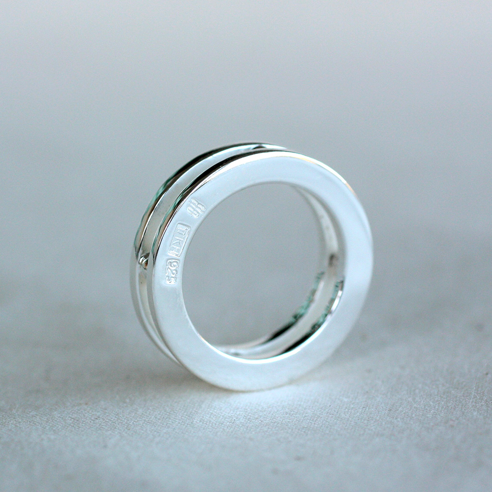 Cylinder - ring i silver med kulor - 2