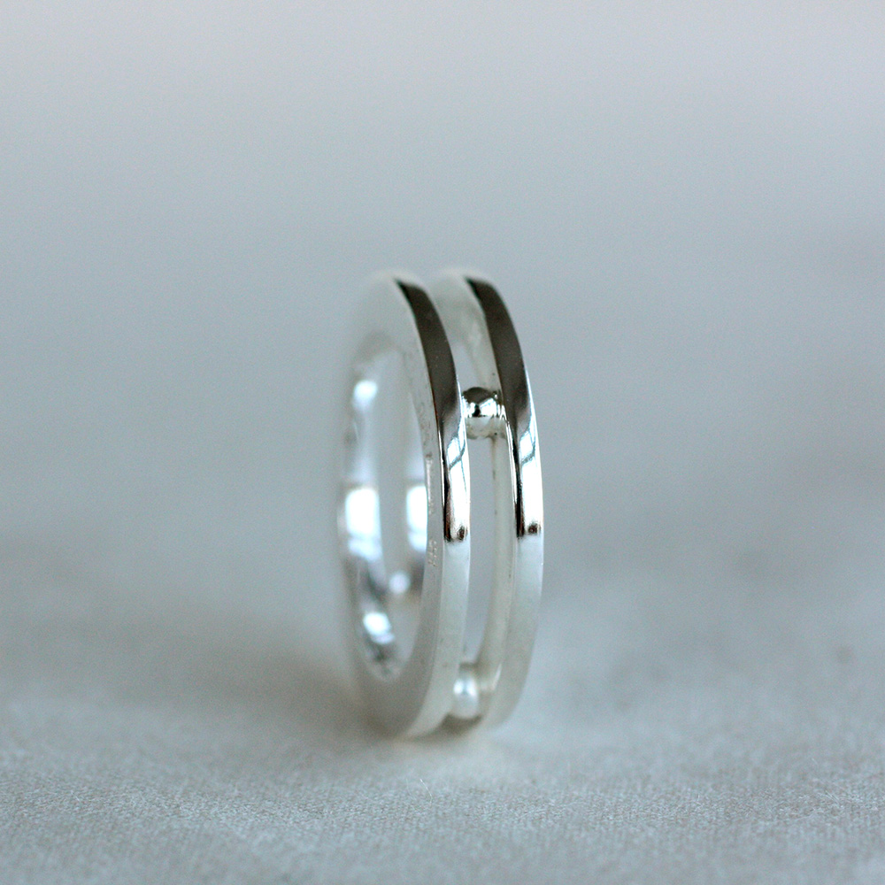 Cylinder - ring i silver med kulor - 3