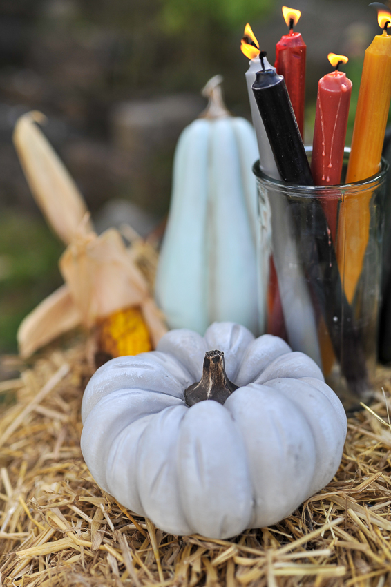 LARGE ROUND ANTIQUE WHITE PUMPKIN - 20x17 CM - 2