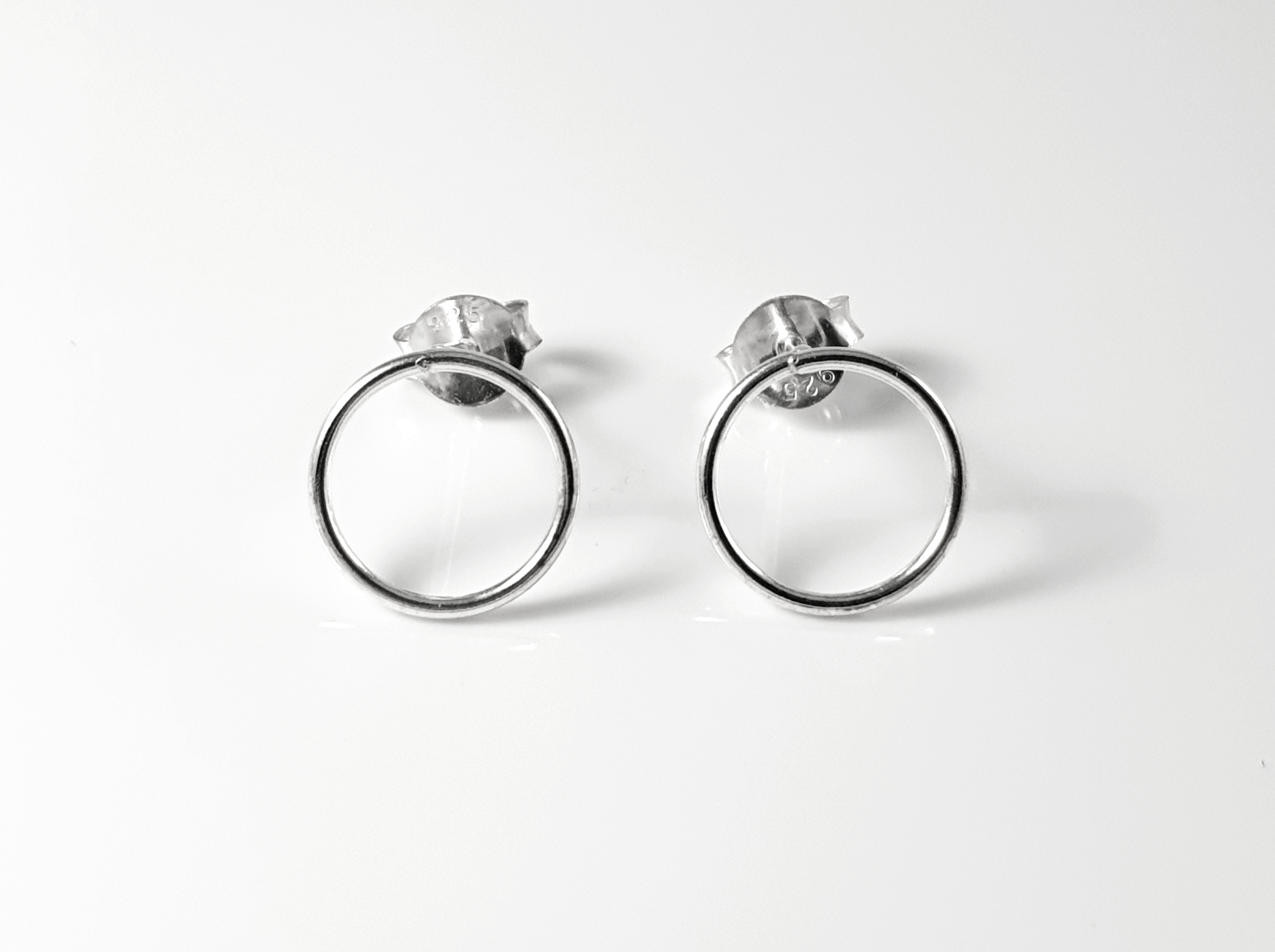 Circle 10mm ear stud, 925-silver