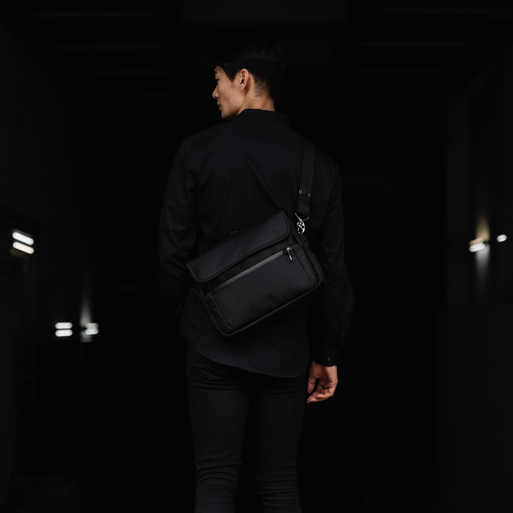 Stöldsäker väska - PACSAFE  Metrosafe X Recycled Messenger Black - 4