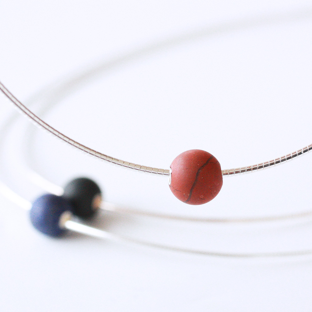 Boj - sterling silver necklace with spherical stone