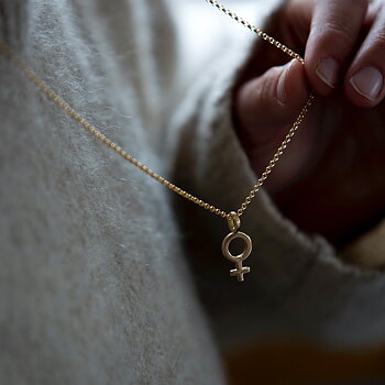 Kompass - 18 ct gold venus sign pendant