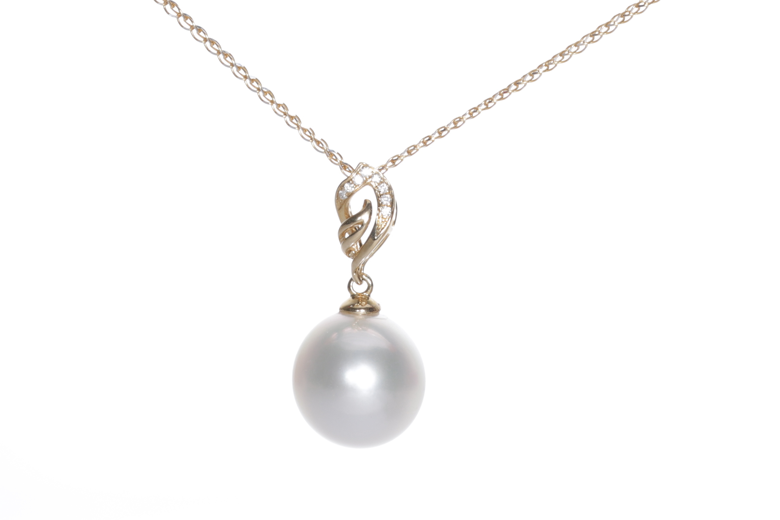 Perlenanhänger mit einer Südseeperle in Gold mit Diamanten