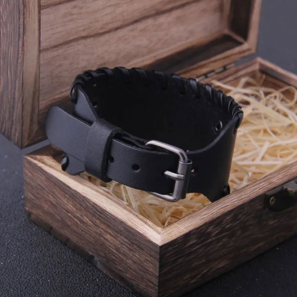 Vegvisir kompass armband med personlig gravyr display baksida