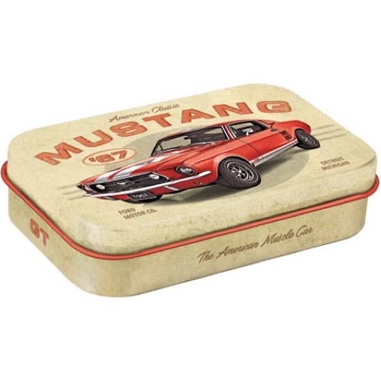 Mintpastiller i  plåtask med Mustang bil på.