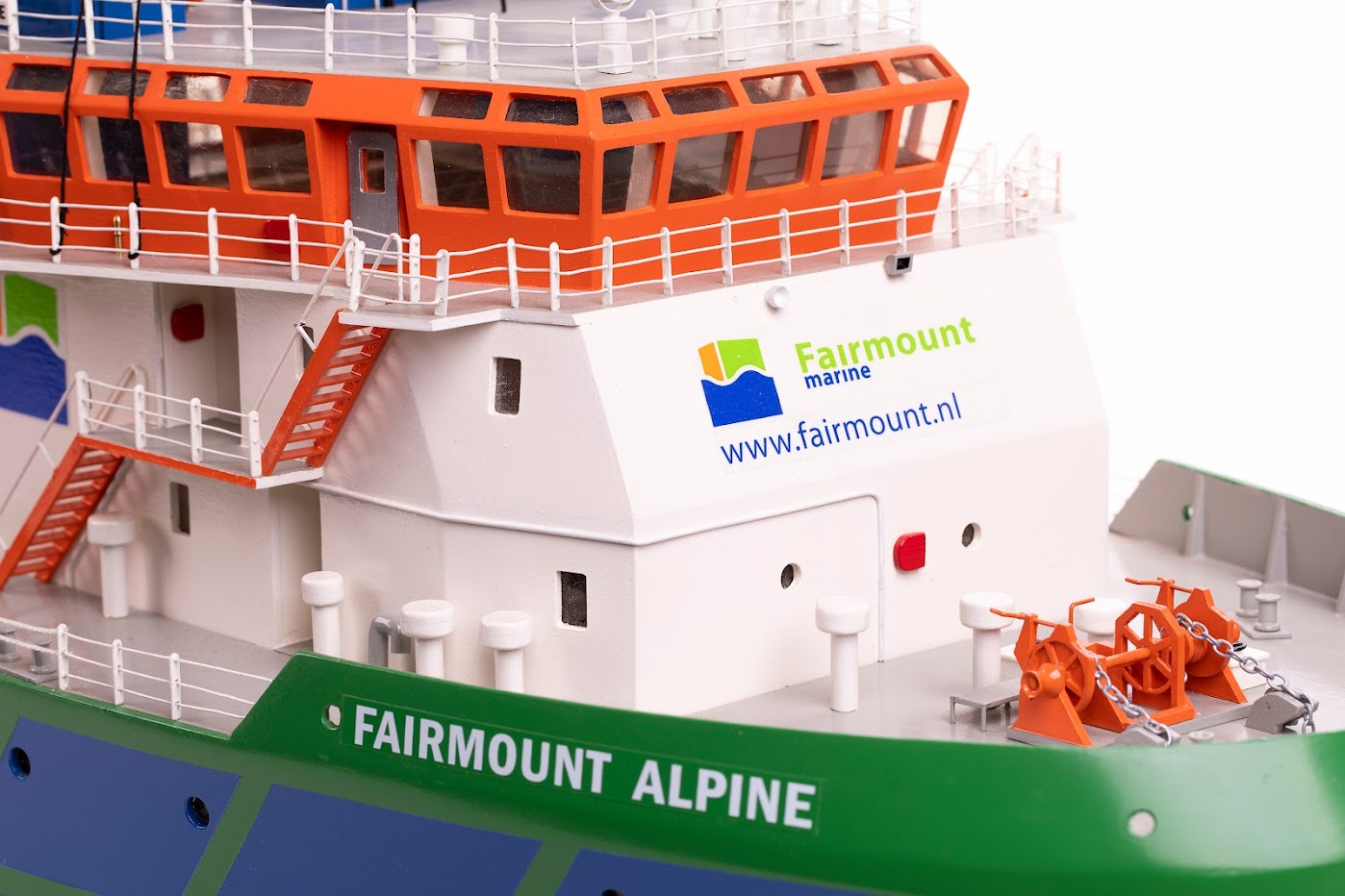 Bogserbåt Fairmount Alpine, träbyggsats (1:75) - 6