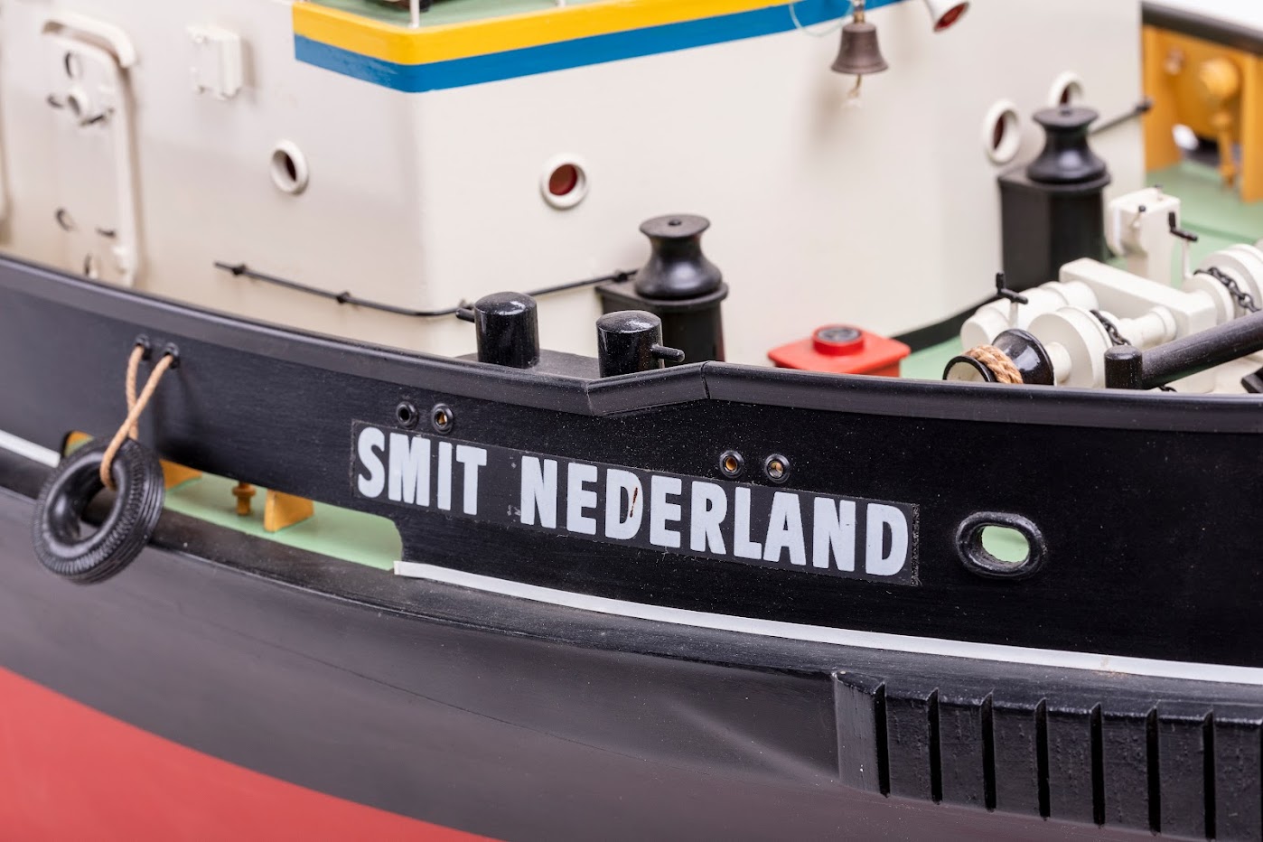 Bogserbåt 'Smit Nederland' (1:33), Billing Boats - 10