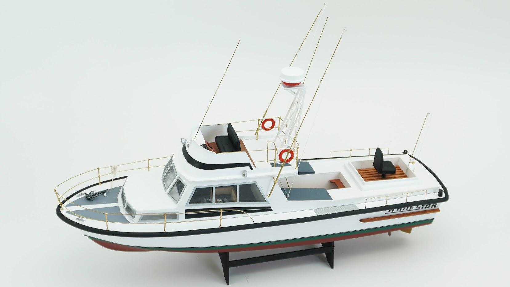 Motorbåt White Star (1:15), Billing Boats - 2