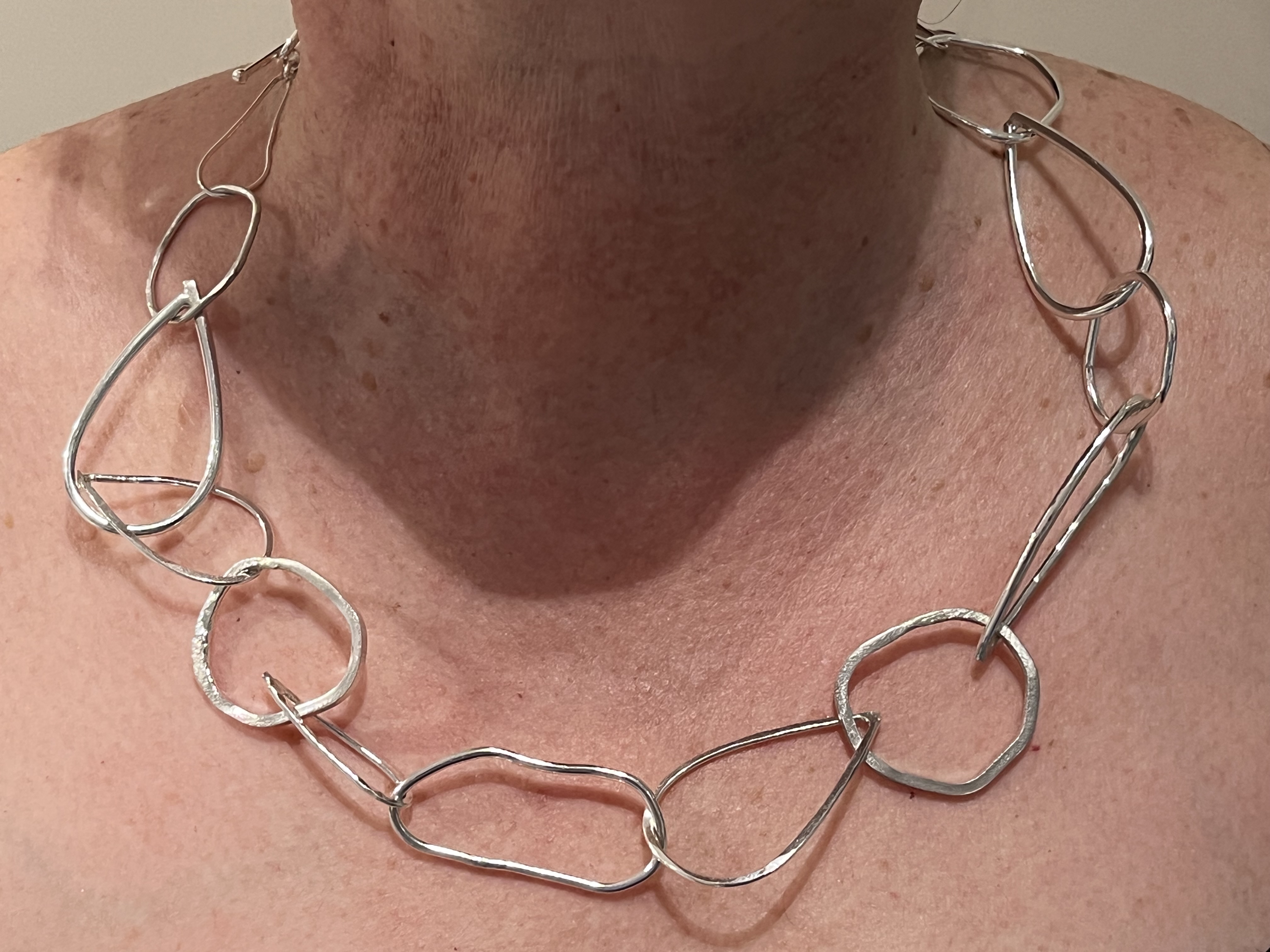 Halsband Design. Länkar med bygellås - 5