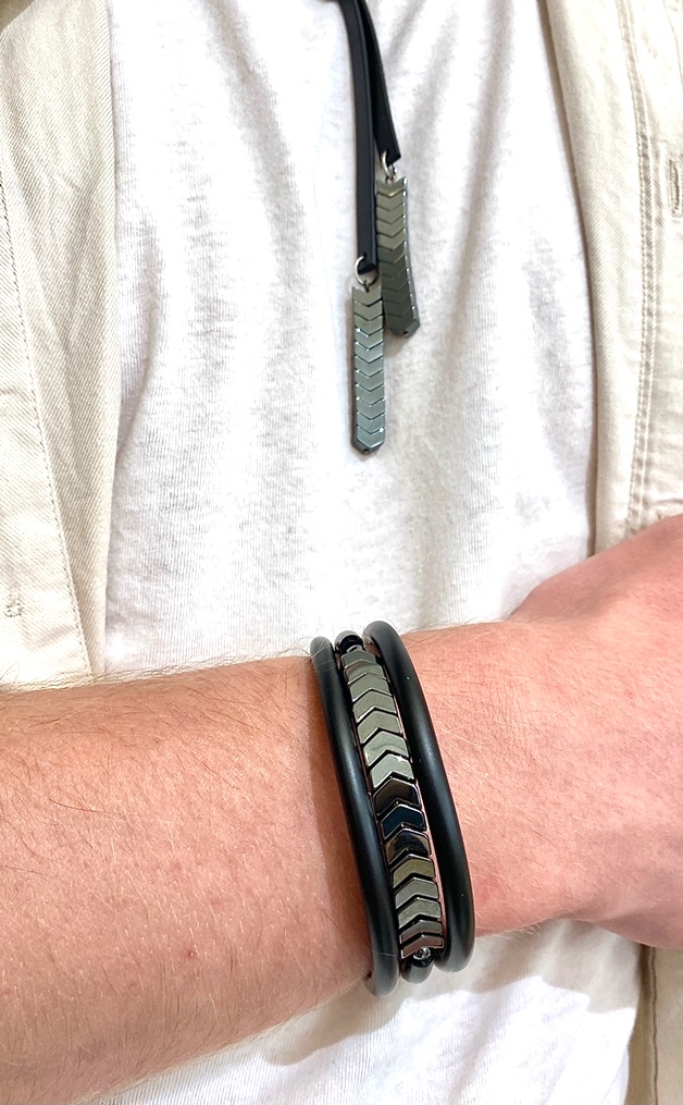 BraceletHematite black rubber 3 rows - 4