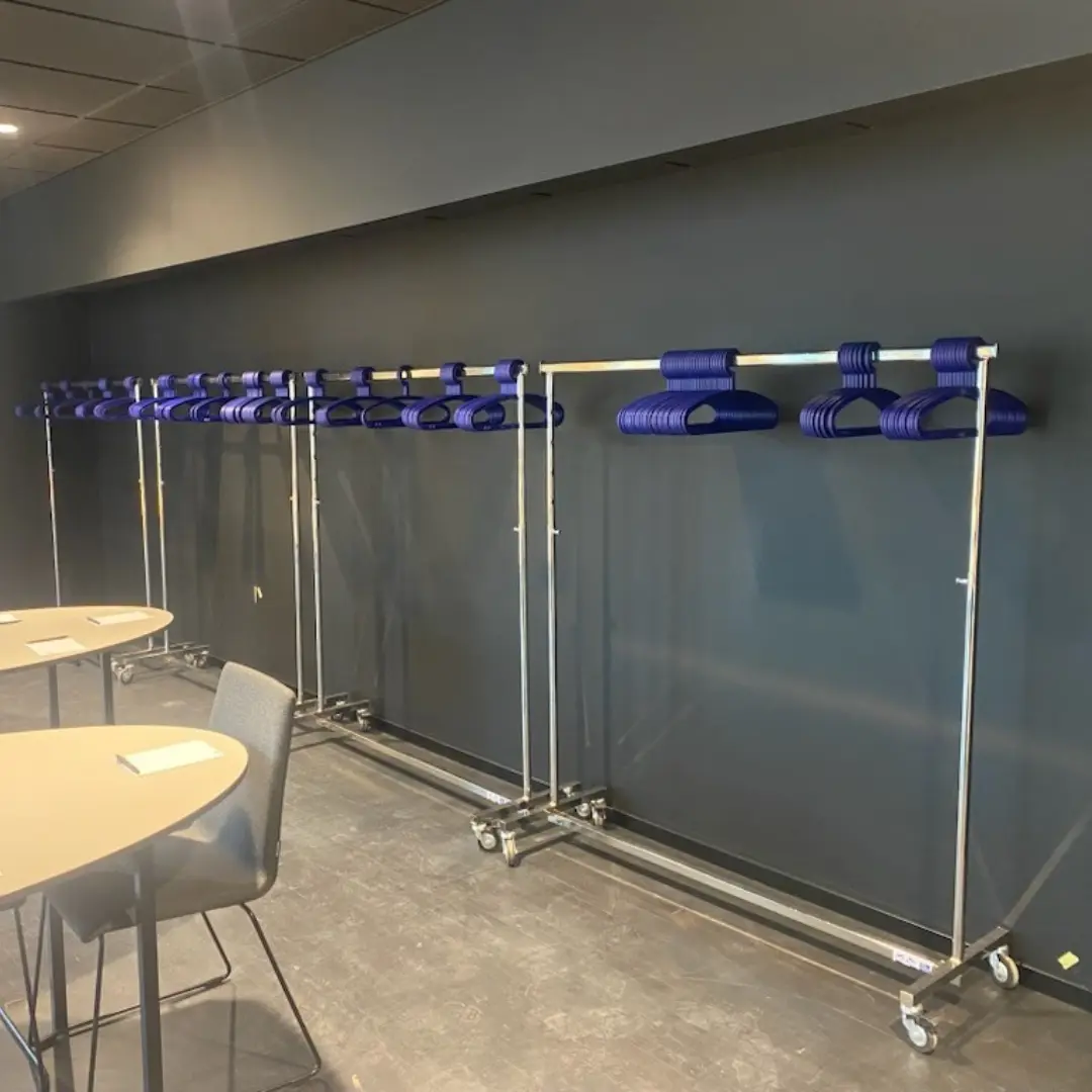 Garderobsställning 140-220cm, 40-50 pers