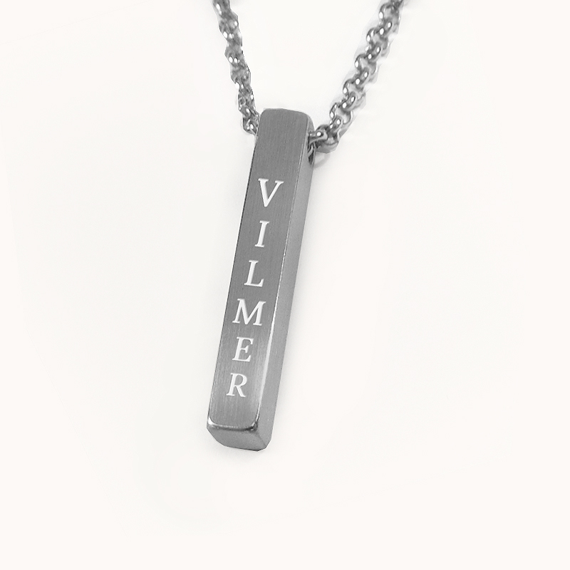Fjögurra hliða stangir, grafið hálsmen - Ryðfrítt stál